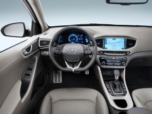 Interni-Ioniq-plug-in
