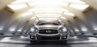 A Detroit Infiniti toglie i veli dalla nuova Q50, termica o ibrida