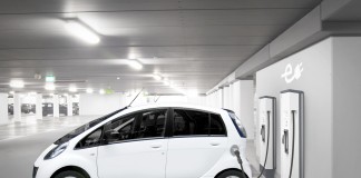 Nuove colonnine di ricarica rapida ABB Terra SC