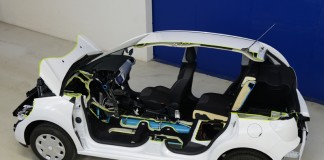 L’auto ibrida di Peugeot e Citroen va … ad aria