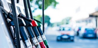 Mantenere l’auto elettrica costa meno di una a benzina o diesel