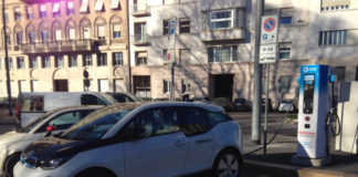 Come funziona la colonnina di ricarica rapida installata a Milano da A2A e Nissan