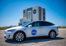 Tesla Model X prende il posto dell’Astro Van per il trasporto degli astronauti Nasa Model X Tesla astronauti