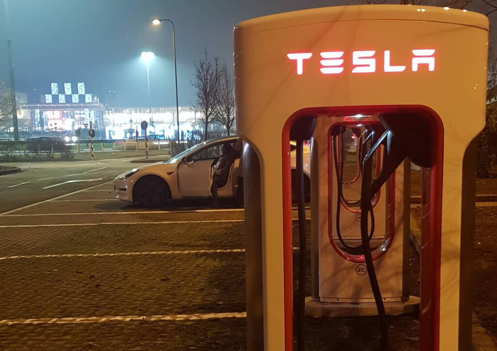 Tesla SUpercharger sviluppi