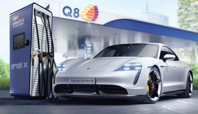 enelx_q8_porsche_ricarica_rapida EnelX q8 porsche ricarica Hpc